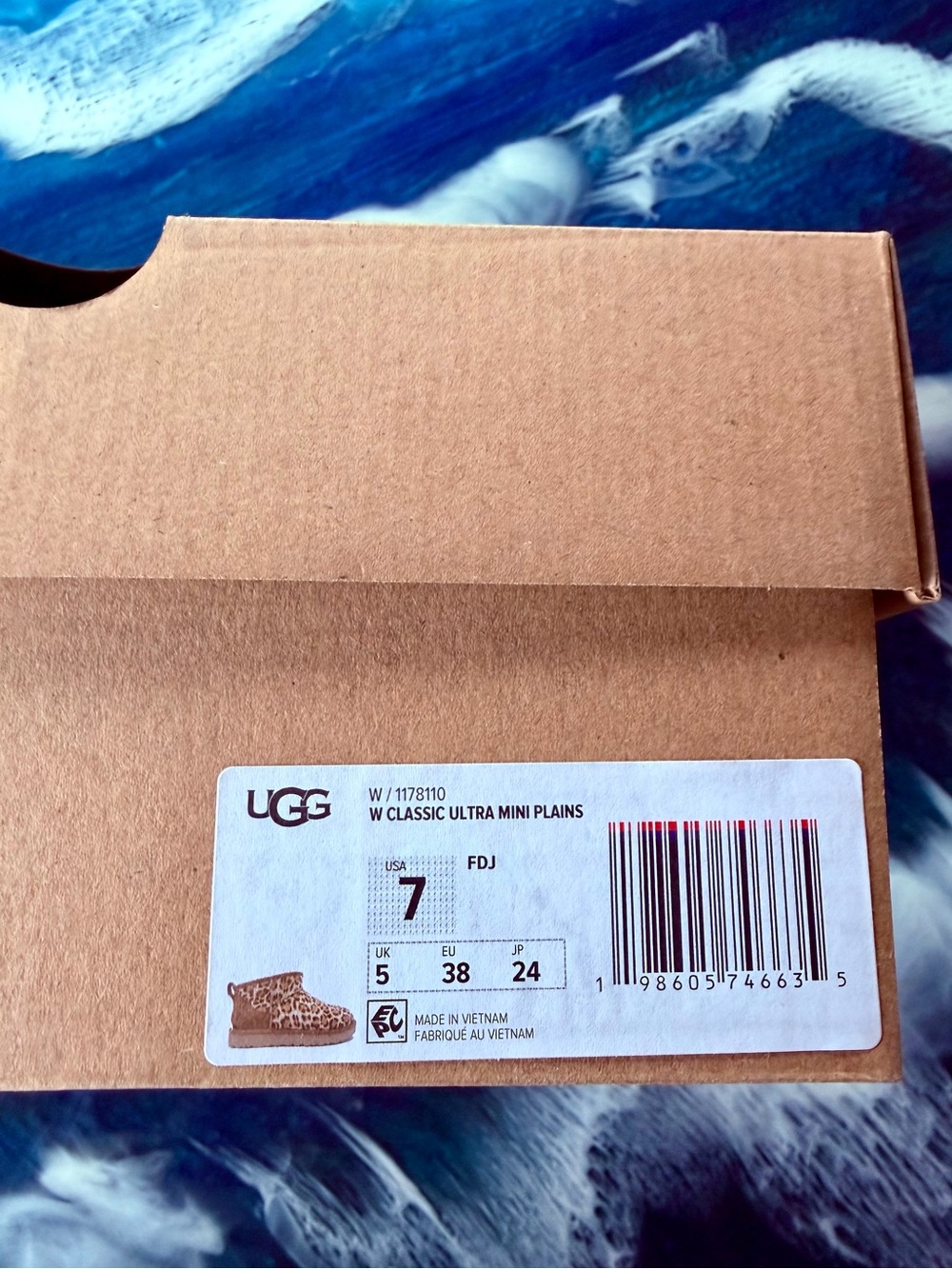 UGG W CLASSIC ULTRA MINI PLAINS
BUNDLE for Savings Sz 7 Fits US 8 LOWEST!